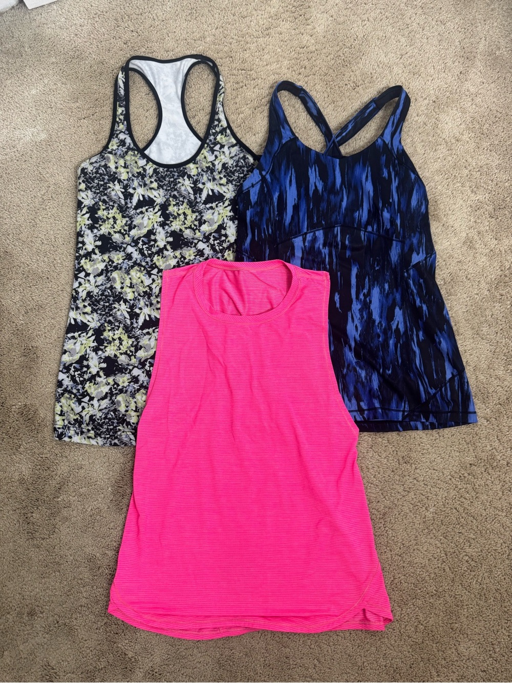 Lululemon Lot of Size 8 Tank Tops